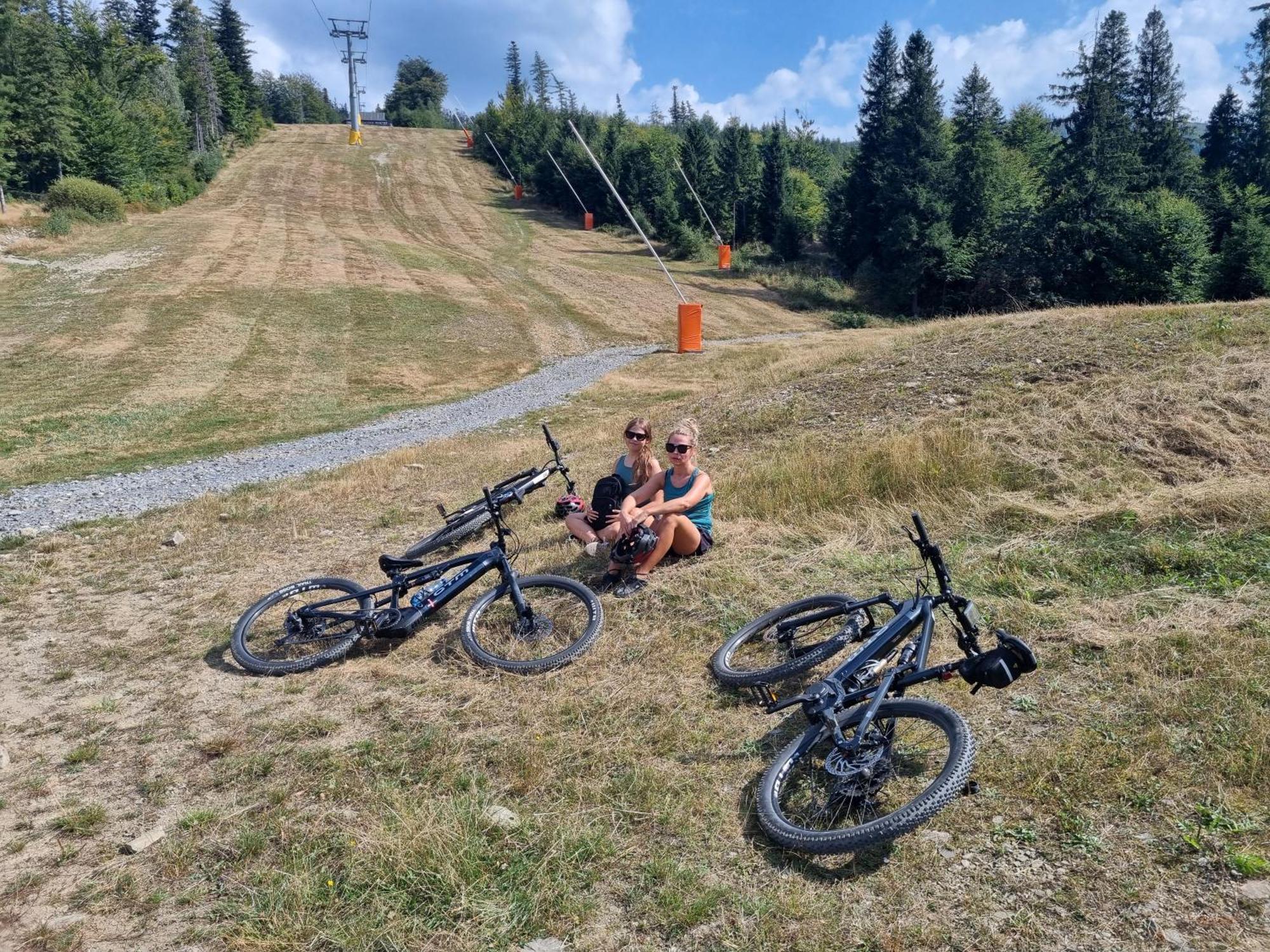 Apartament Elbrus Czyrna Szczyrk Wypozyczalnia Rowerow E-Bike Czyrna Szkola Narciarska & Wypozyczalnia Ski Serwis Buitenkant foto